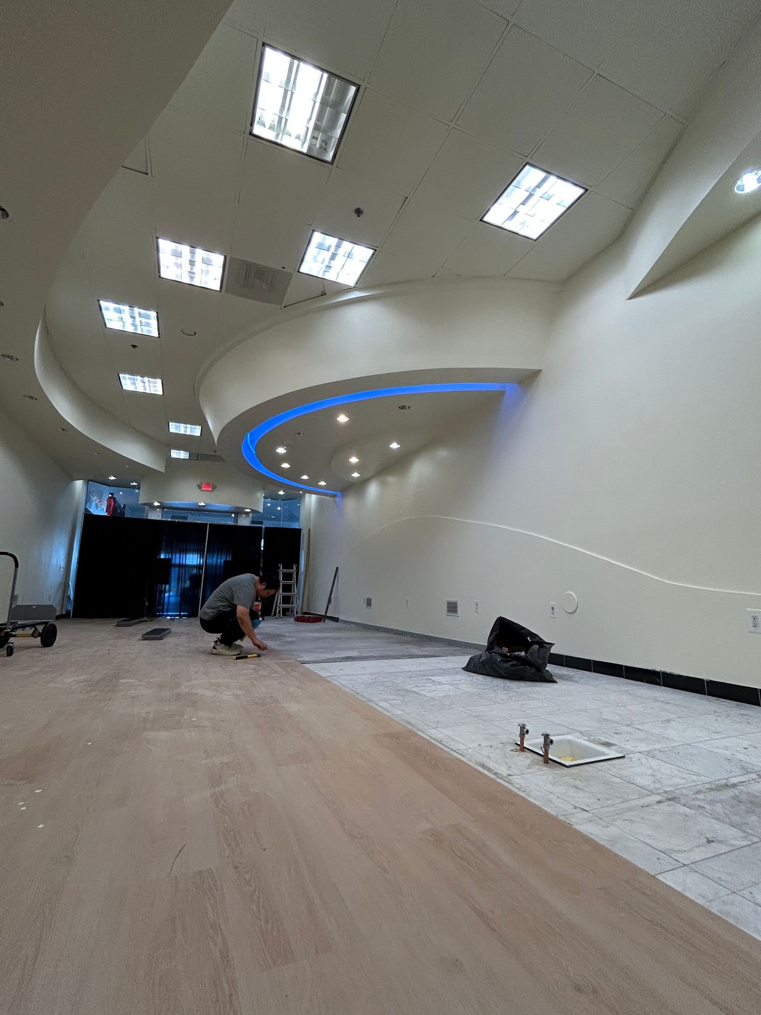 Hours Lash’s美甲店項目正在進行